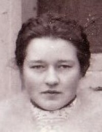 1908 Amanda Herche geb. Haass (1891-1971) um 1908.jpg